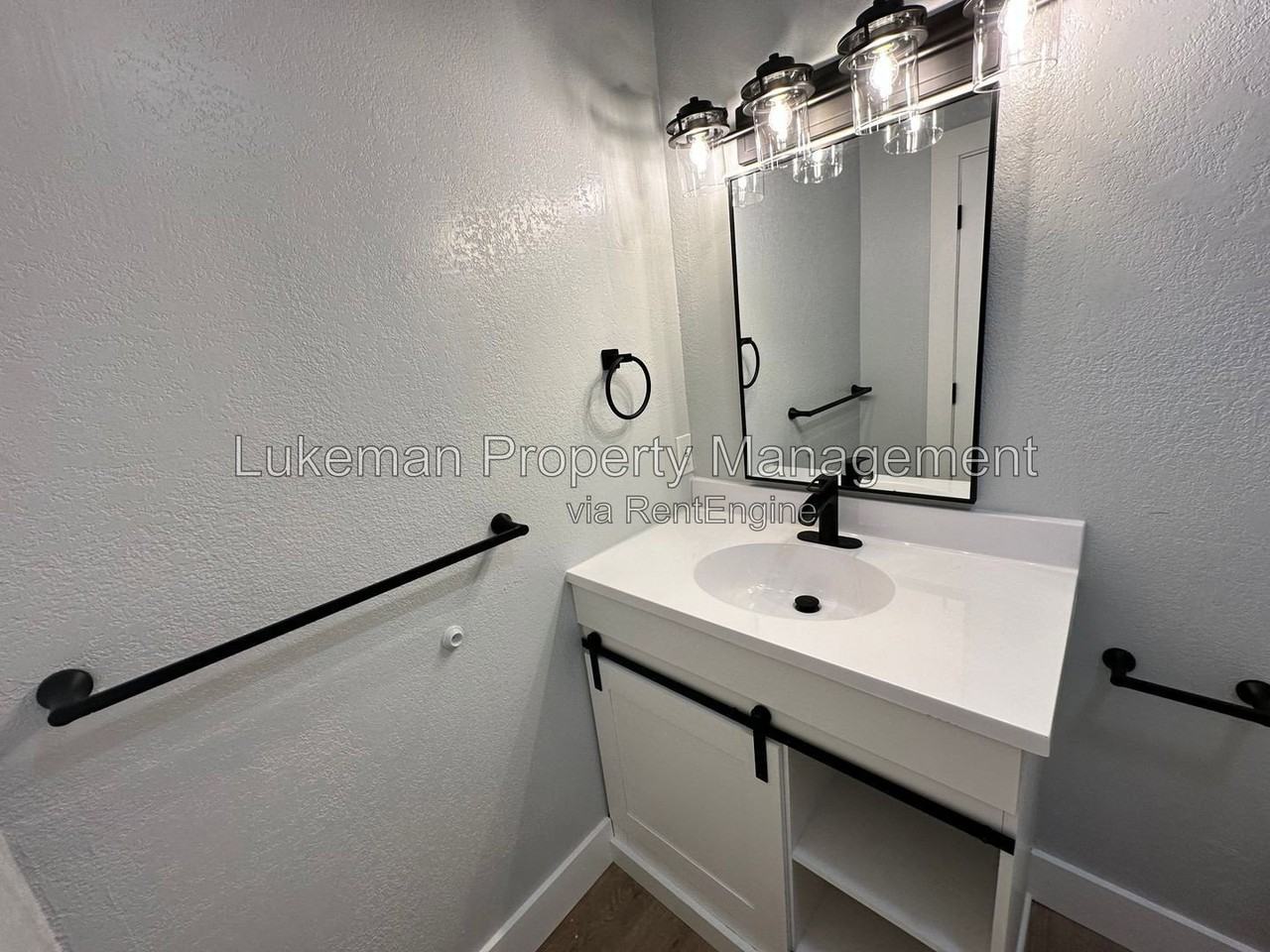 215 E North St - Photo 7 of 33