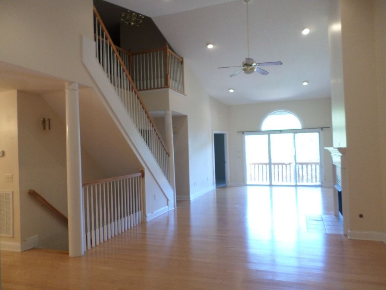 1035 Red Leaf Dr - Photo 4 of 16