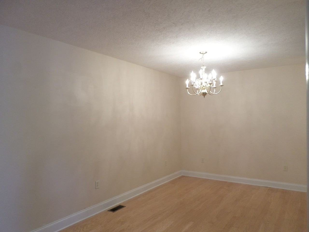1035 Red Leaf Dr - Photo 5 of 16