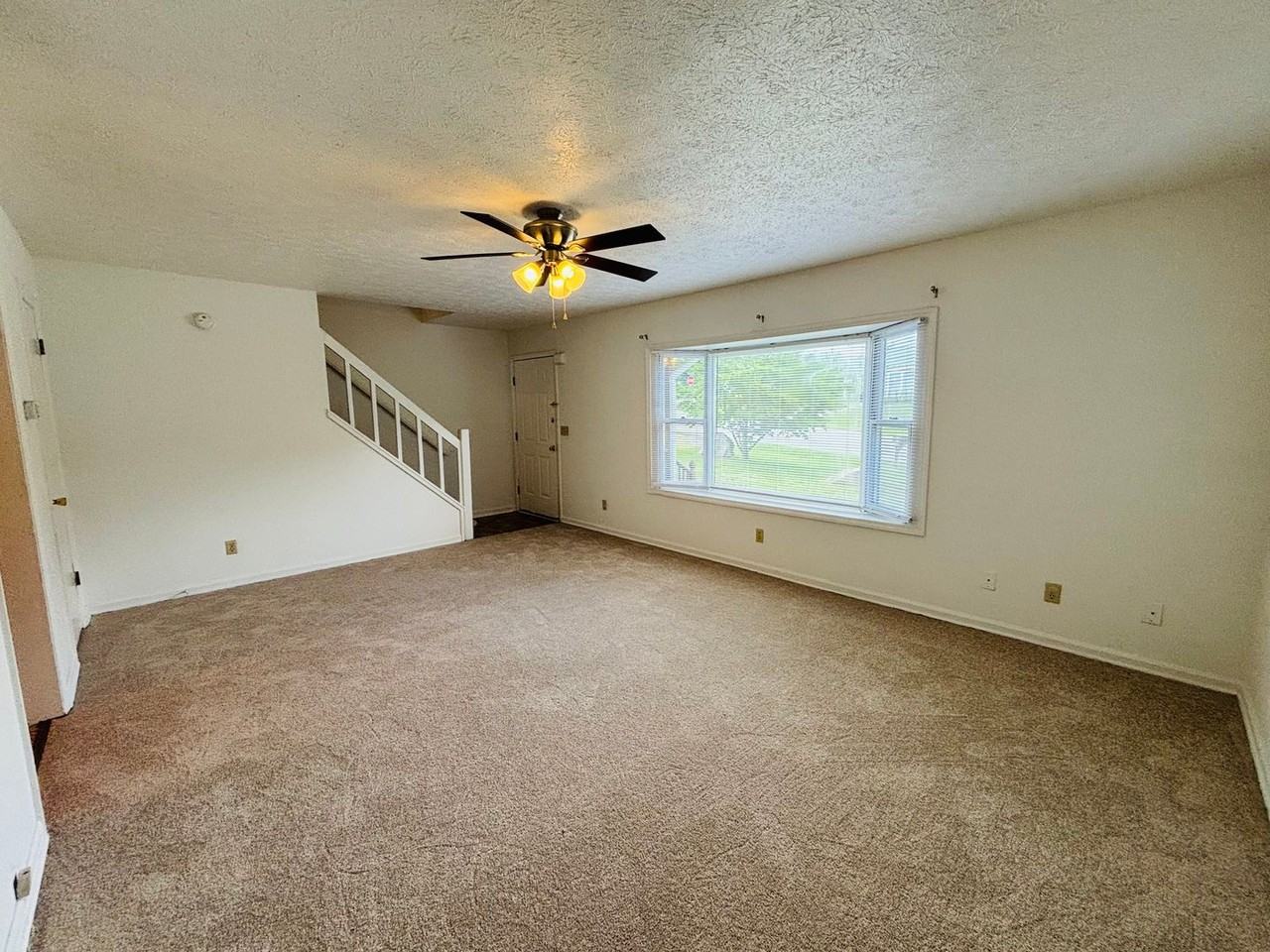435 Wakeman Ct - Photo 3 of 18
