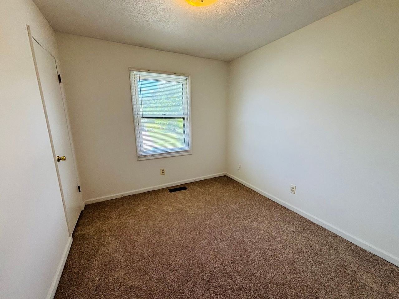 435 Wakeman Ct - Photo 7 of 18