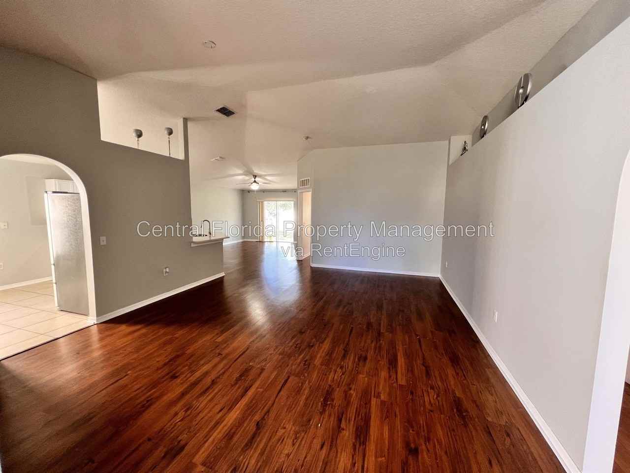 5647 Sycamore Canyon Dr - Photo 2 of 25
