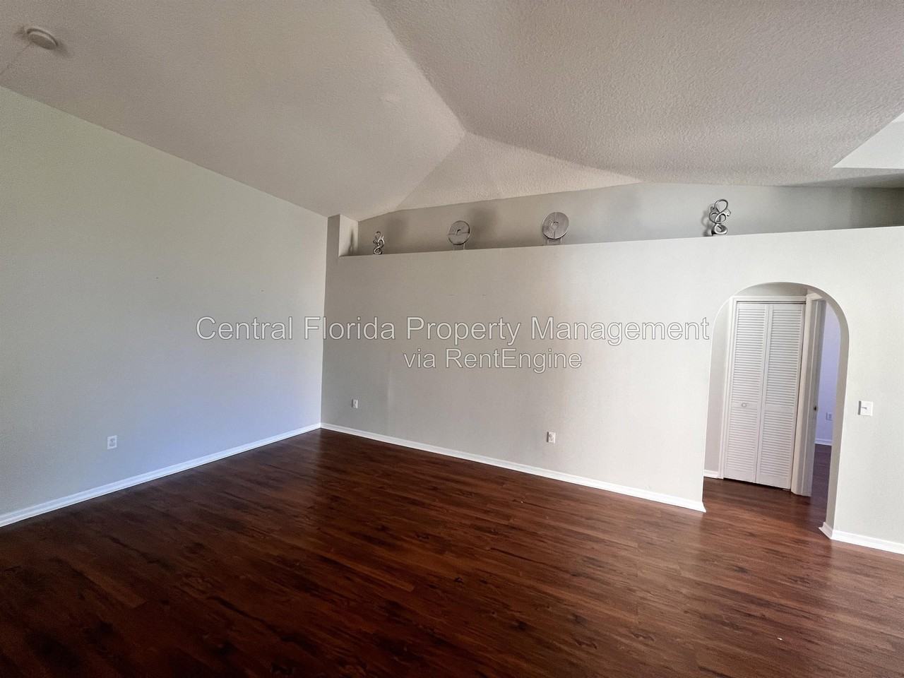5647 Sycamore Canyon Dr - Photo 3 of 25