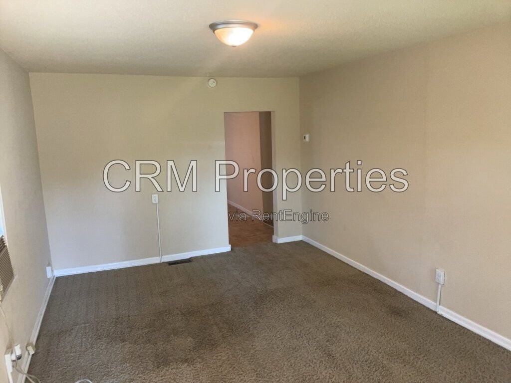 1341 S Delphos St - Photo 3 of 16