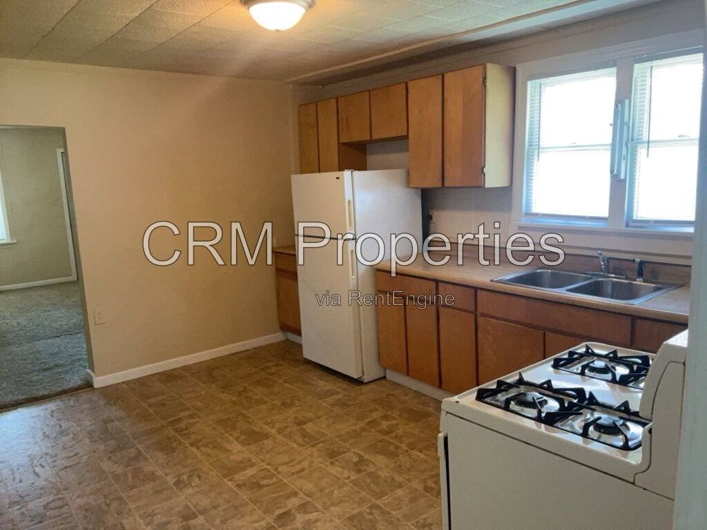 1341 S Delphos St - Photo 7 of 16