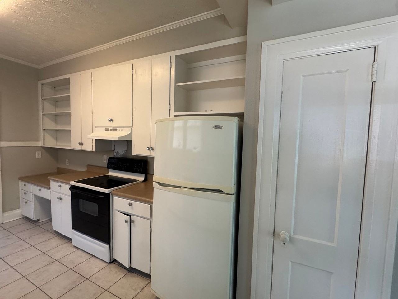 1154 S Lawrence St - Photo 7 of 27
