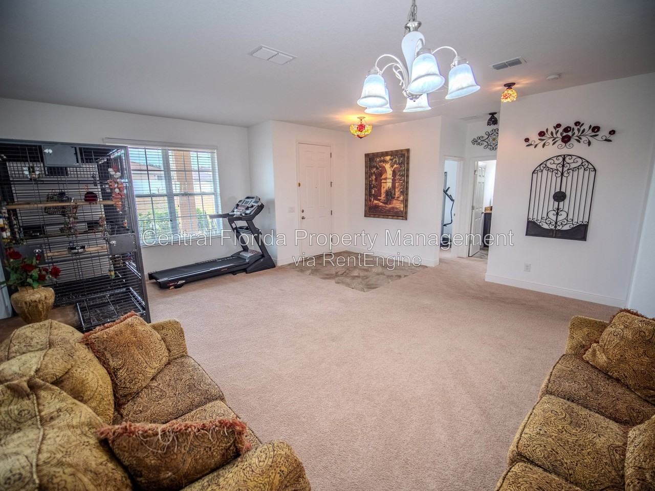 9861 Lenox St - Photo 3 of 25