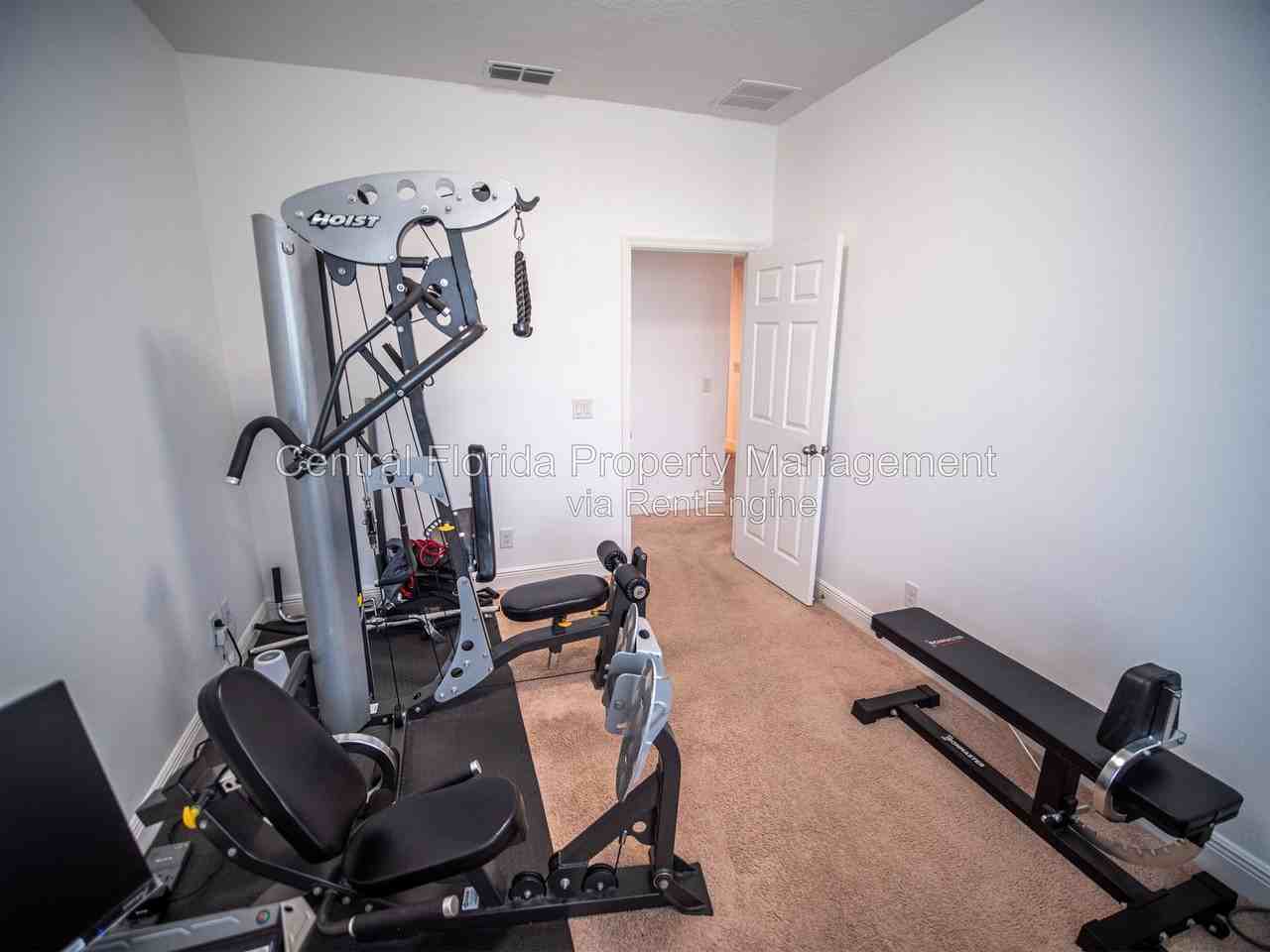 9861 Lenox St - Photo 5 of 25