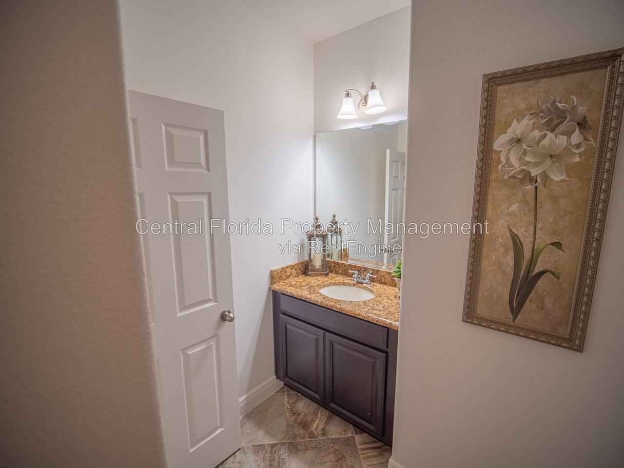 9861 Lenox St - Photo 7 of 19