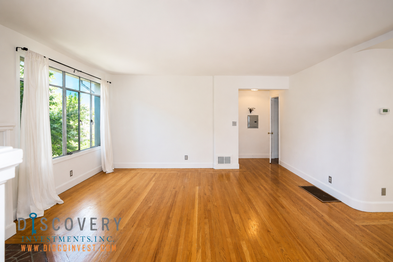 216 Lee St - Photo 7 of 25