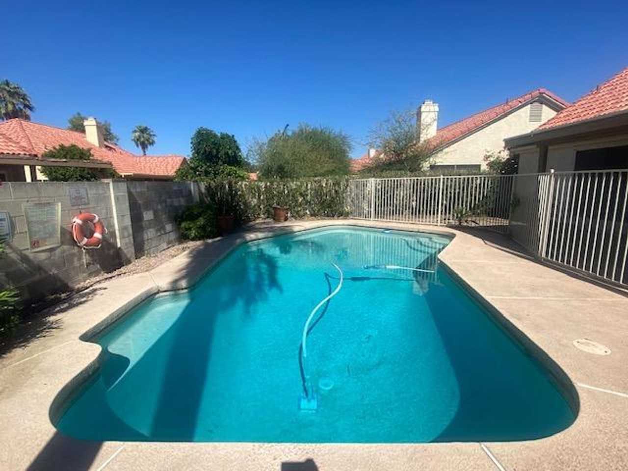 1249 E Laurel Ave - Photo 3 of 36