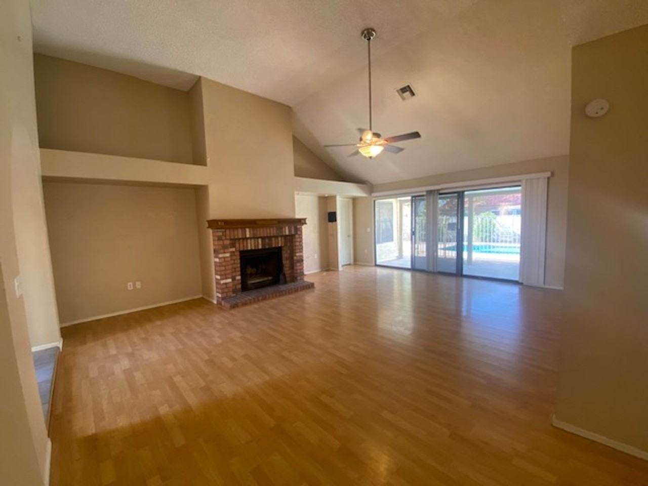 1249 E Laurel Ave - Photo 4 of 13