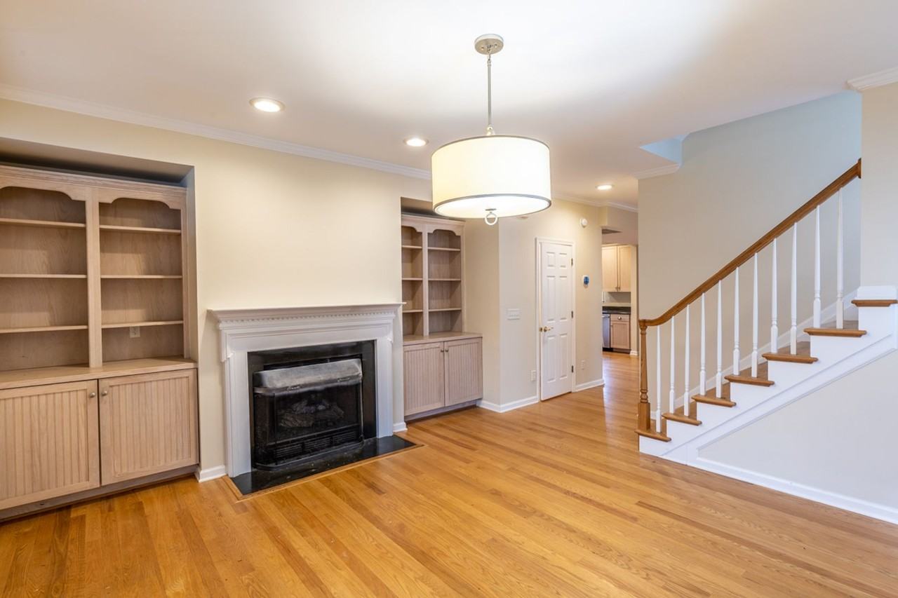 158 Burnet St - Photo 4 of 50