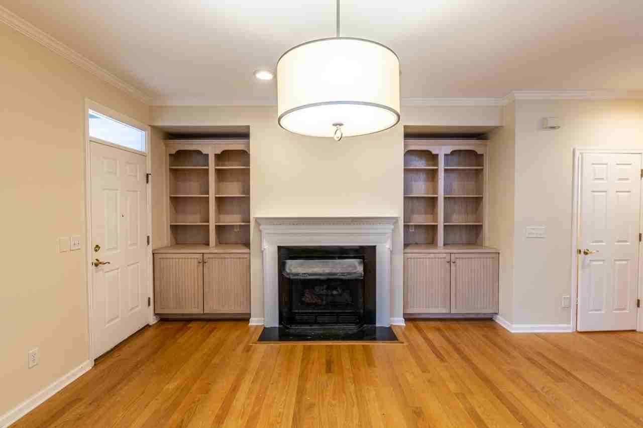 158 Burnet St - Photo 6 of 50