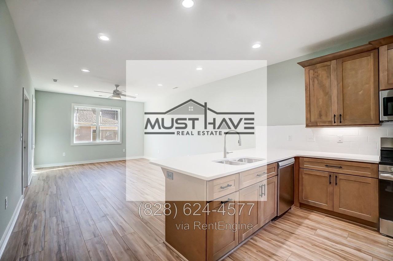 1512 29th St Se - Photo 4 of 10