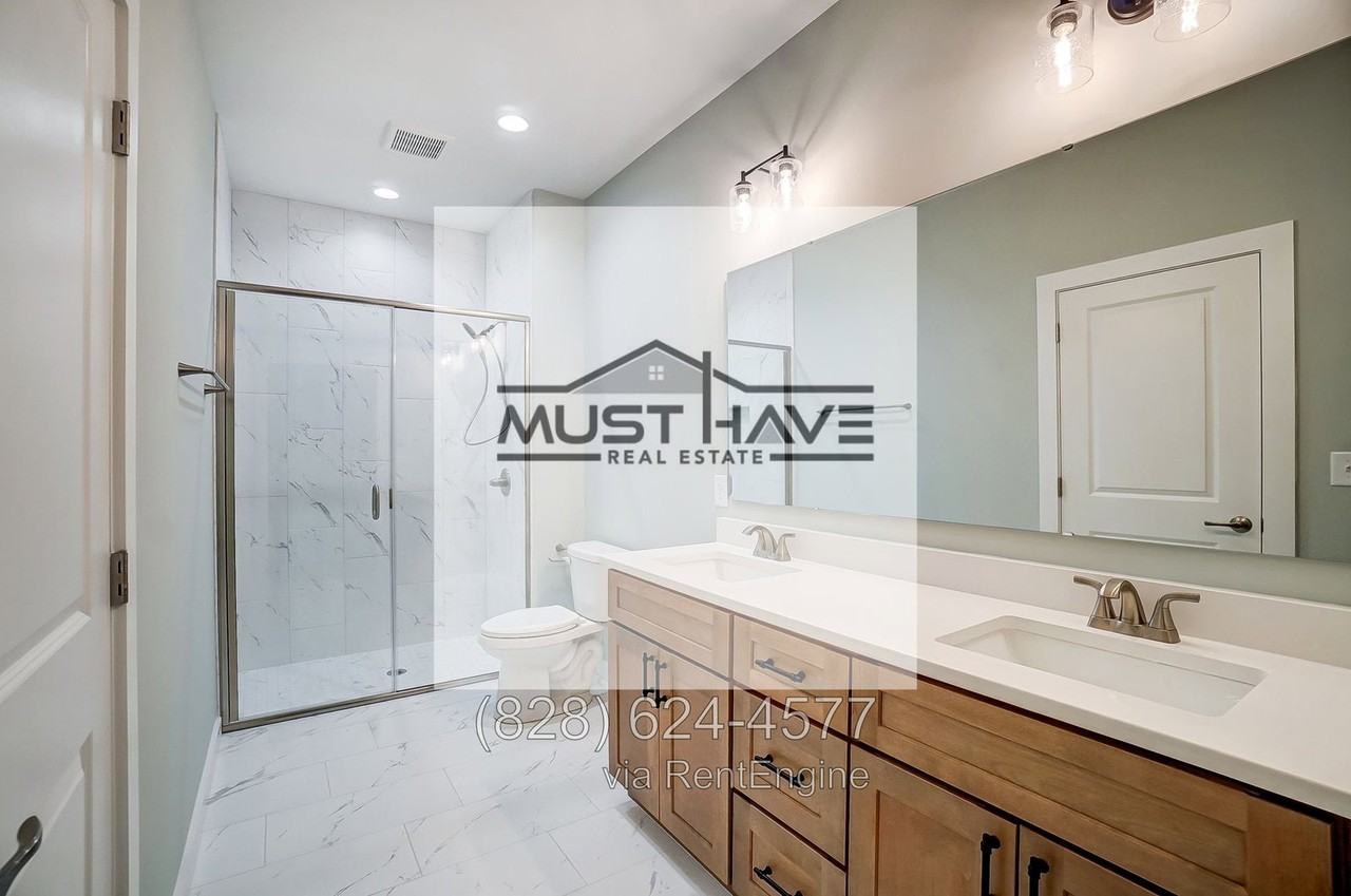1512 29th St Se - Photo 6 of 10