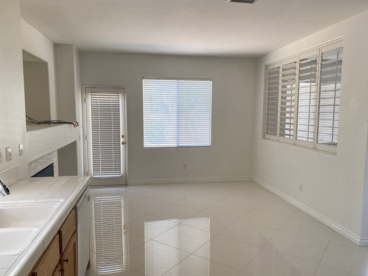9 Skyflower Ln - Photo 3 of 19