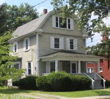 featured image of 513 N Center St