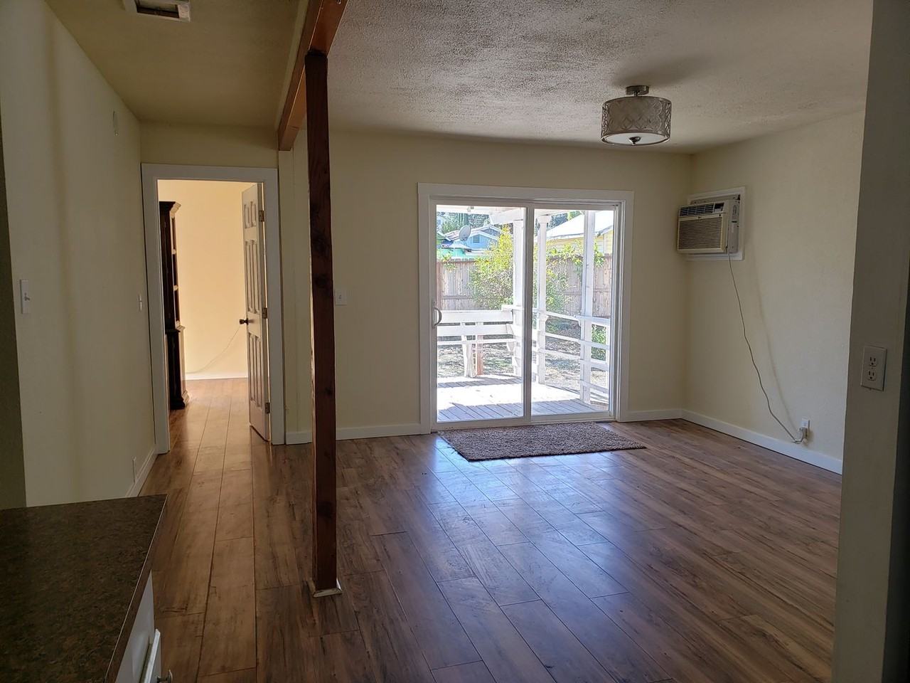 12509 Oak St - Photo 4 of 7