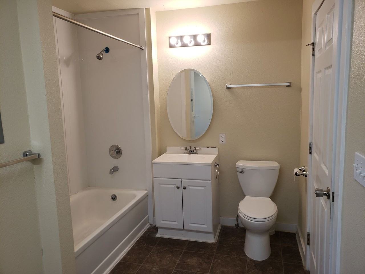 12509 Oak St - Photo 5 of 7