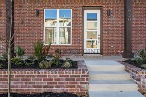 featured image of 554 W Erwin St