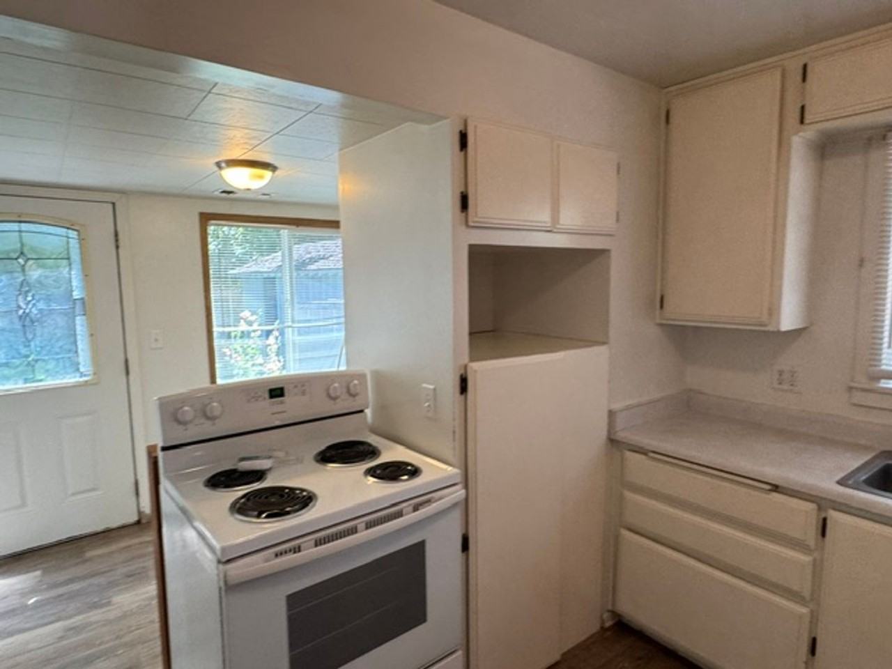 809 King St - Photo 2 of 15