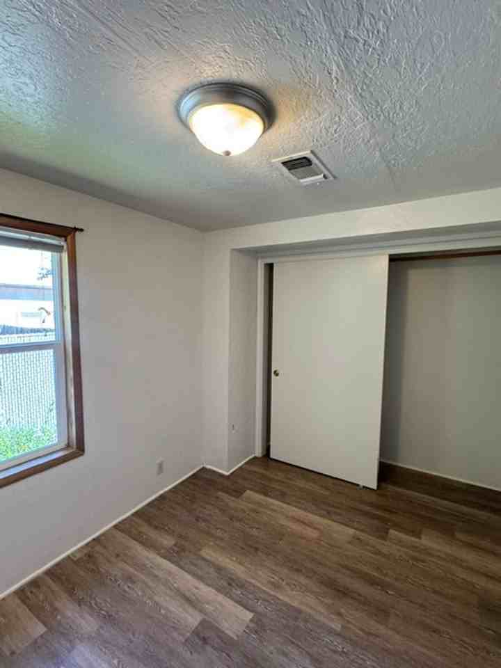 809 King St - Photo 6 of 15
