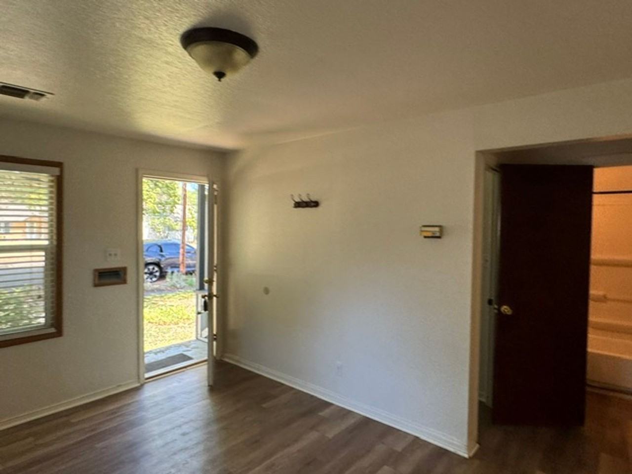 809 King St - Photo 7 of 15