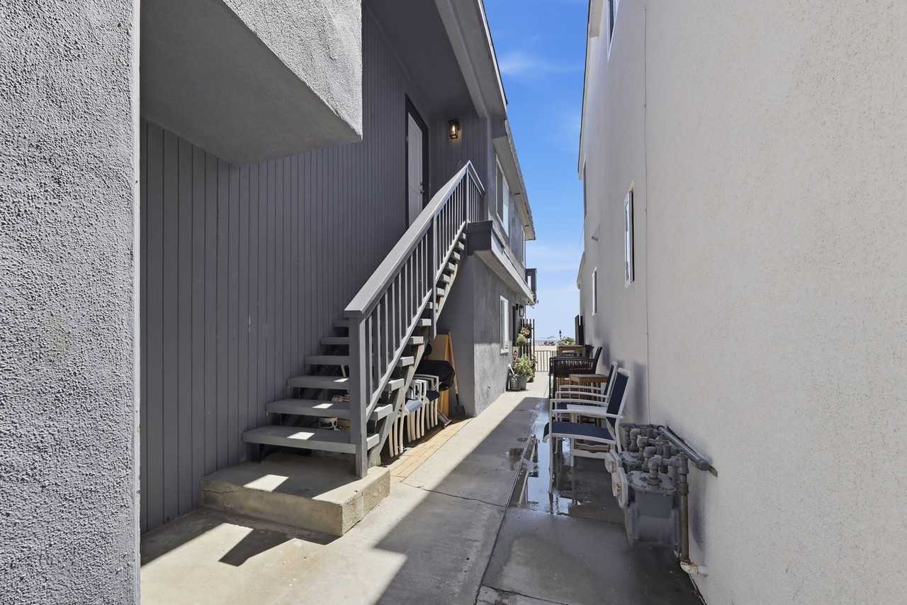 3010 W Oceanfront - Photo 6 of 30