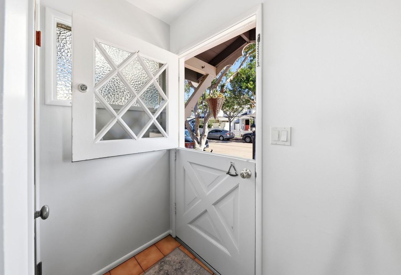 2104 E Ocean Blvd - Photo 3 of 40