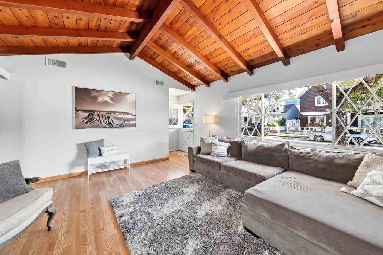 2104 E Ocean Blvd - Photo 5 of 40