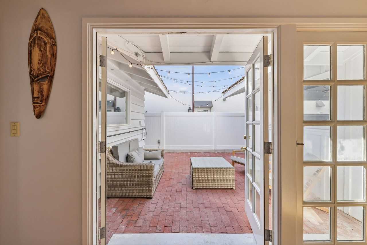 2104 E Ocean Blvd - Photo 7 of 40