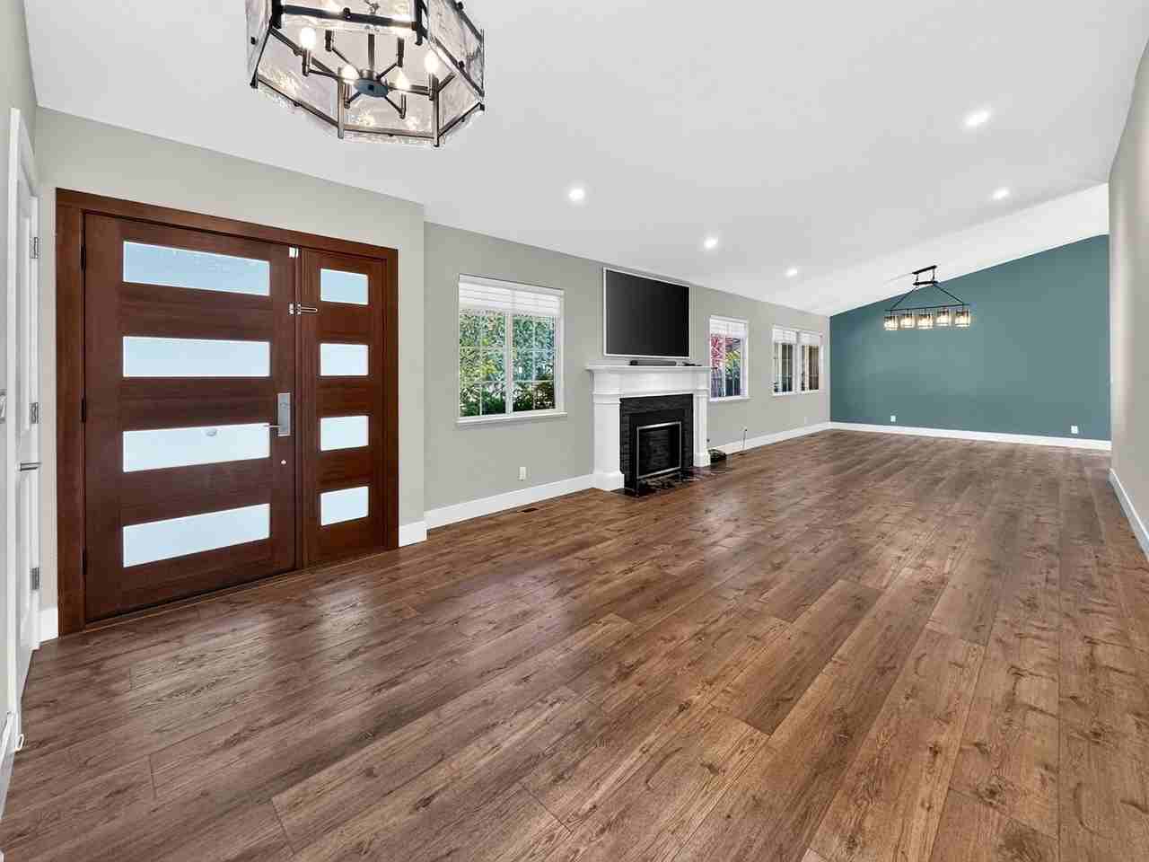 3221 Lunada Ln - Photo 5 of 50