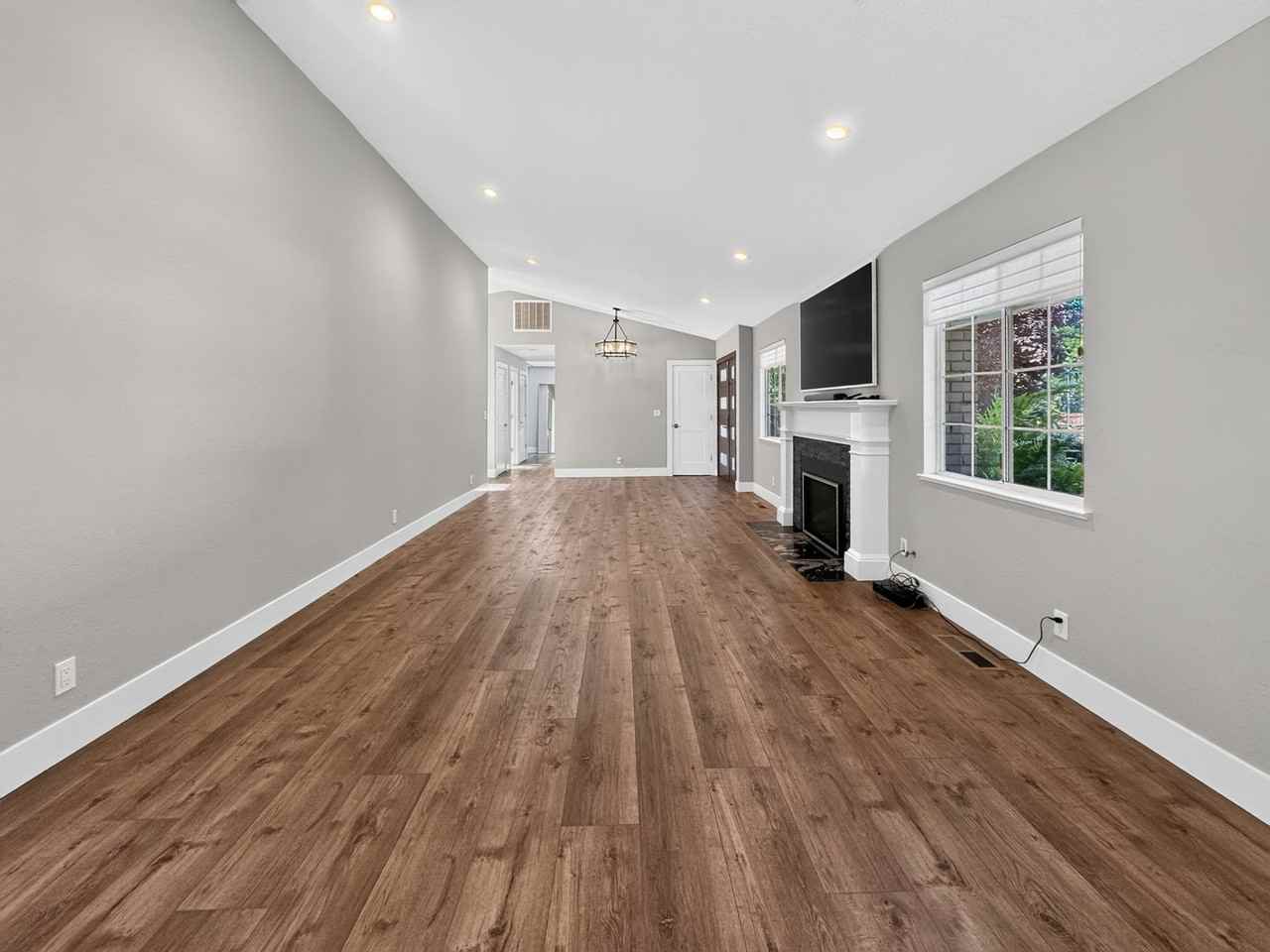 3221 Lunada Ln - Photo 6 of 50