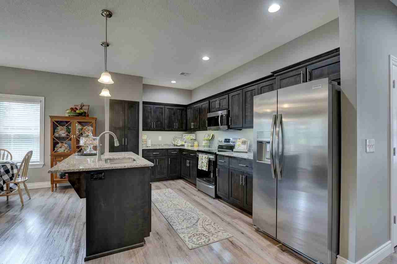 620 Applewood Ln - Photo 7 of 41