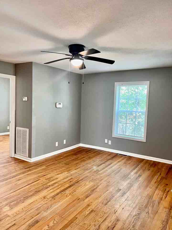 1265 Daniel St - Photo 3 of 14