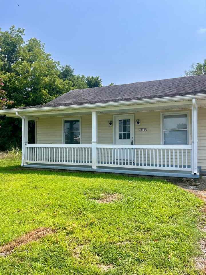 1438 Franklin St - Photo 2 of 17