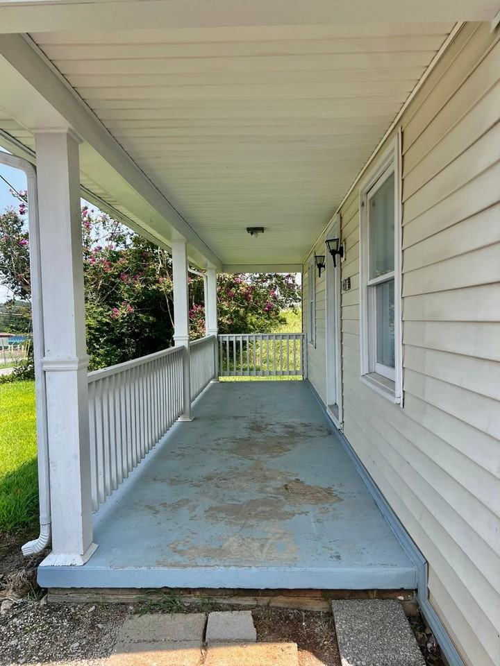 1438 Franklin St - Photo 4 of 17