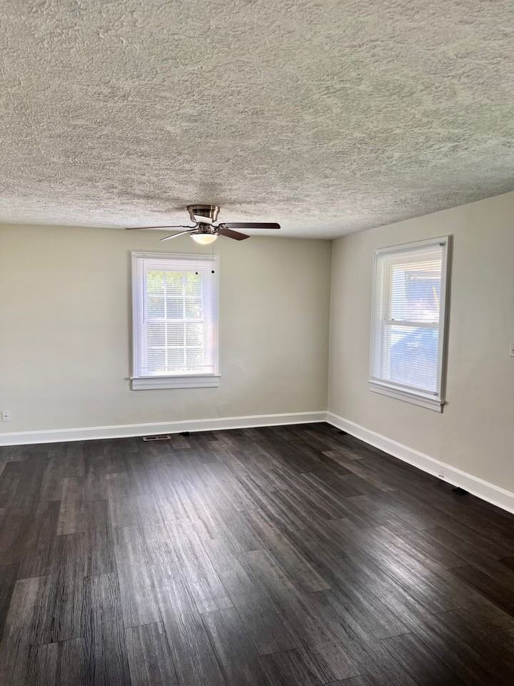 1438 Franklin St - Photo 6 of 17