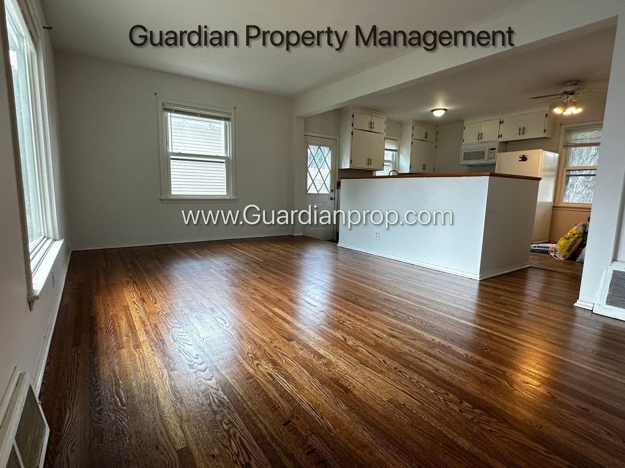 2944 Quebec Ave S - Photo 2 of 20
