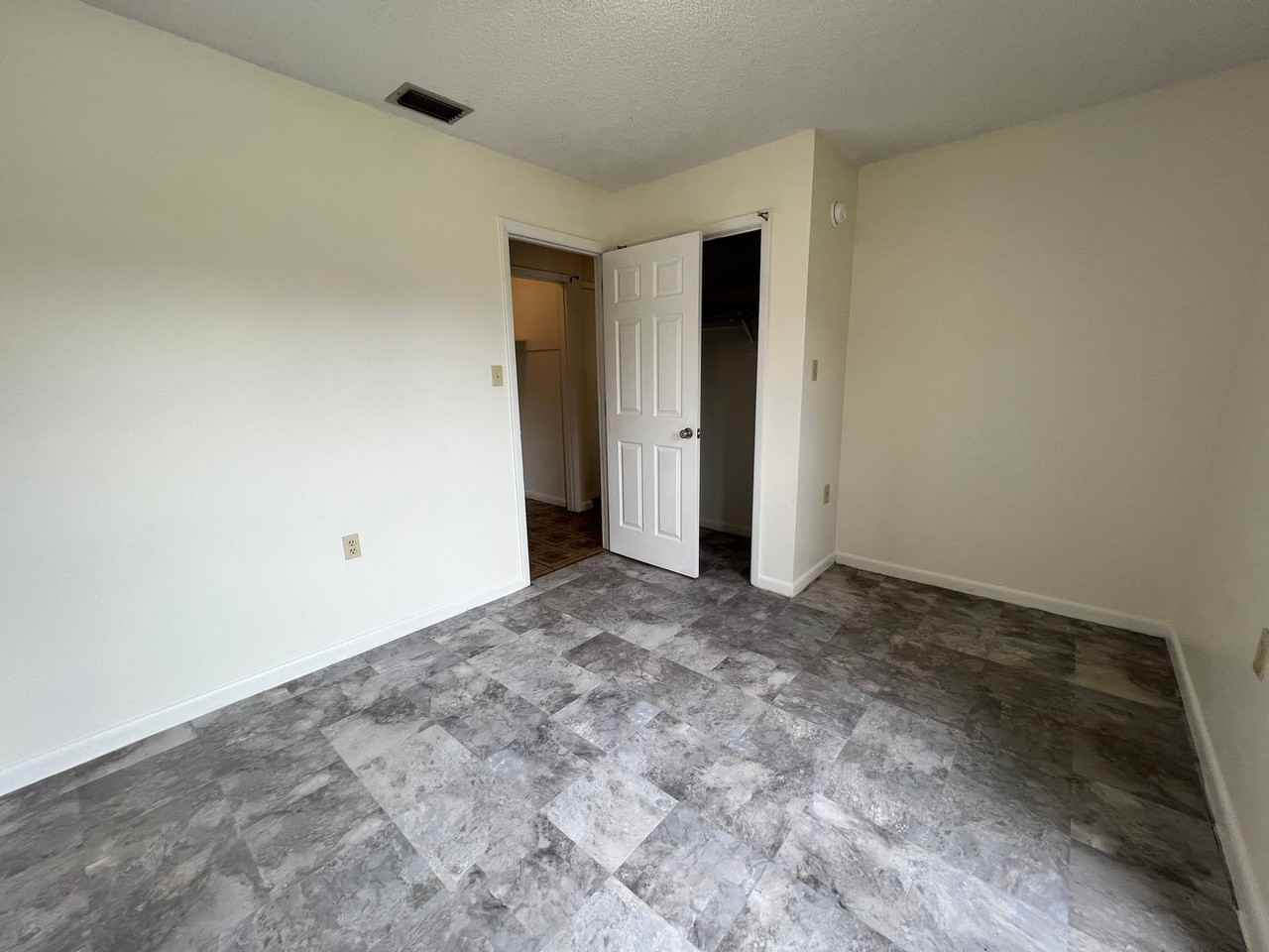 4608 Sandy Ln - Photo 7 of 14