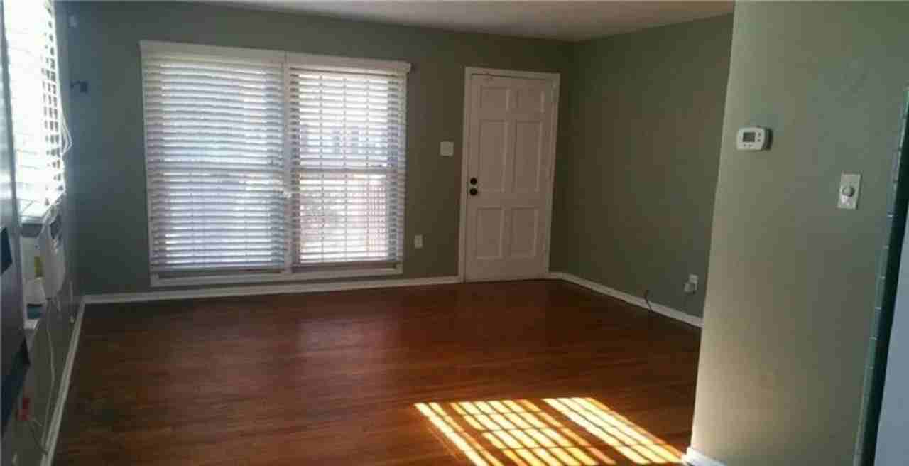 7108 Chryslon Ln - Photo 3 of 8