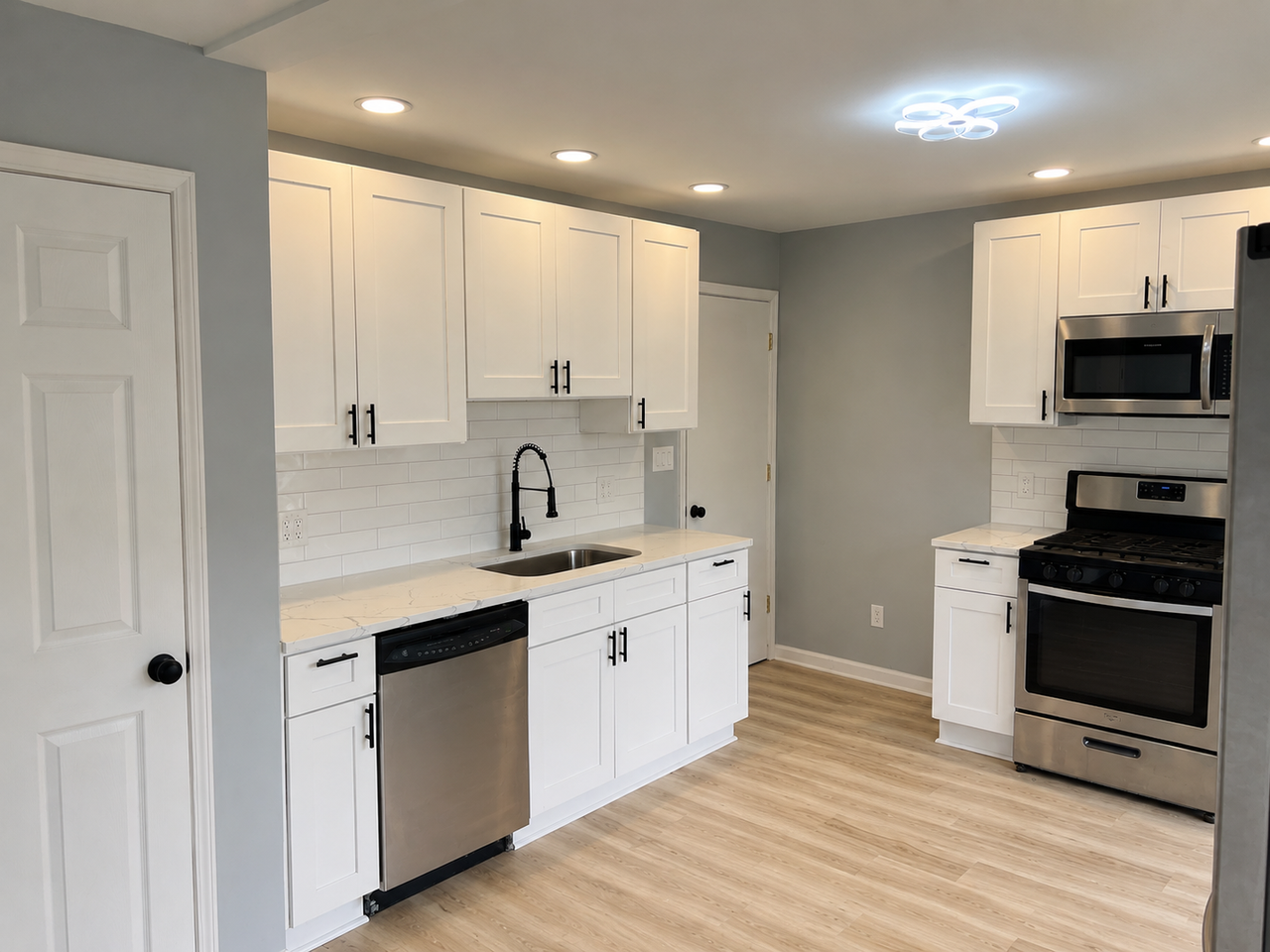 1371 S Belvoir Blvd - Photo 3 of 13