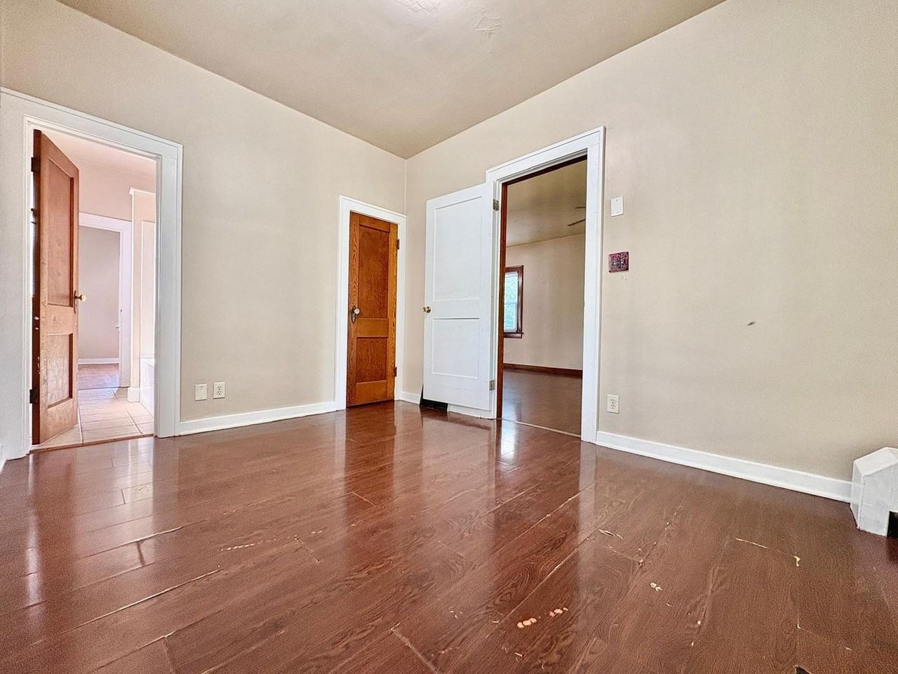 1320 Altgeld St - Photo 6 of 9