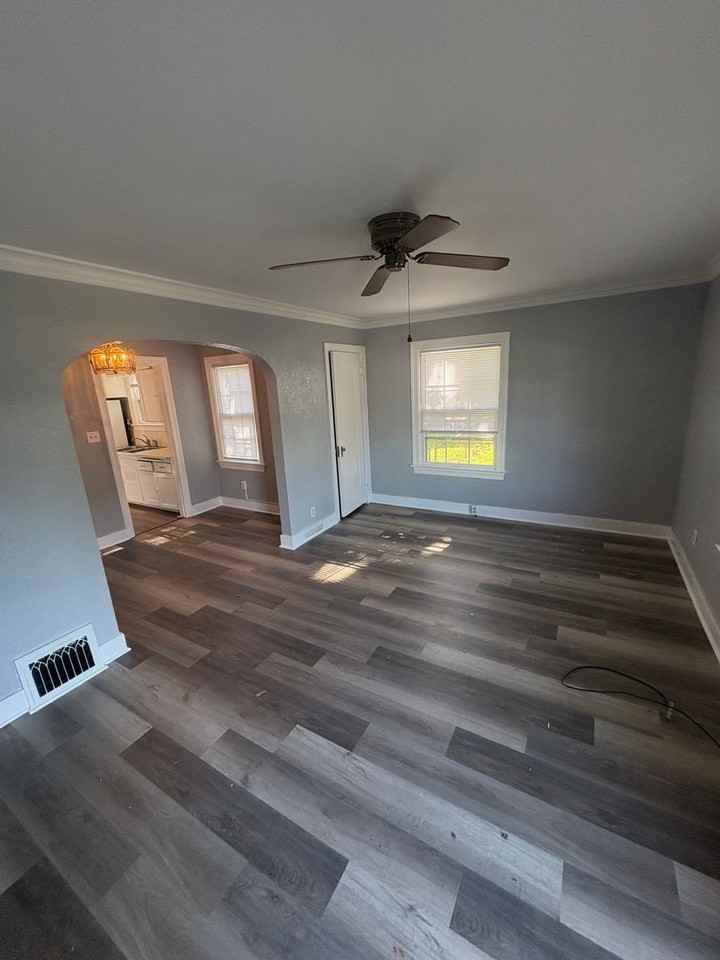 2511 W Downs Cir - Photo 2 of 17