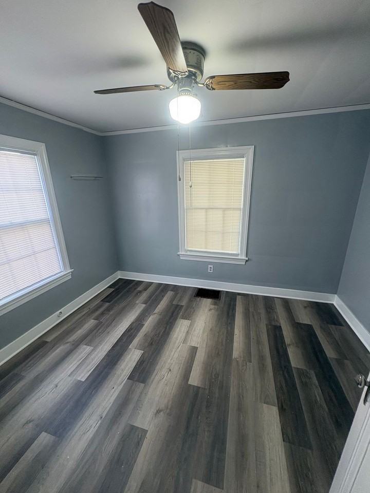 2511 W Downs Cir - Photo 5 of 17