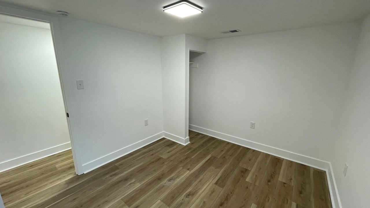 402 S 2nd St - Photo 6 of 14
