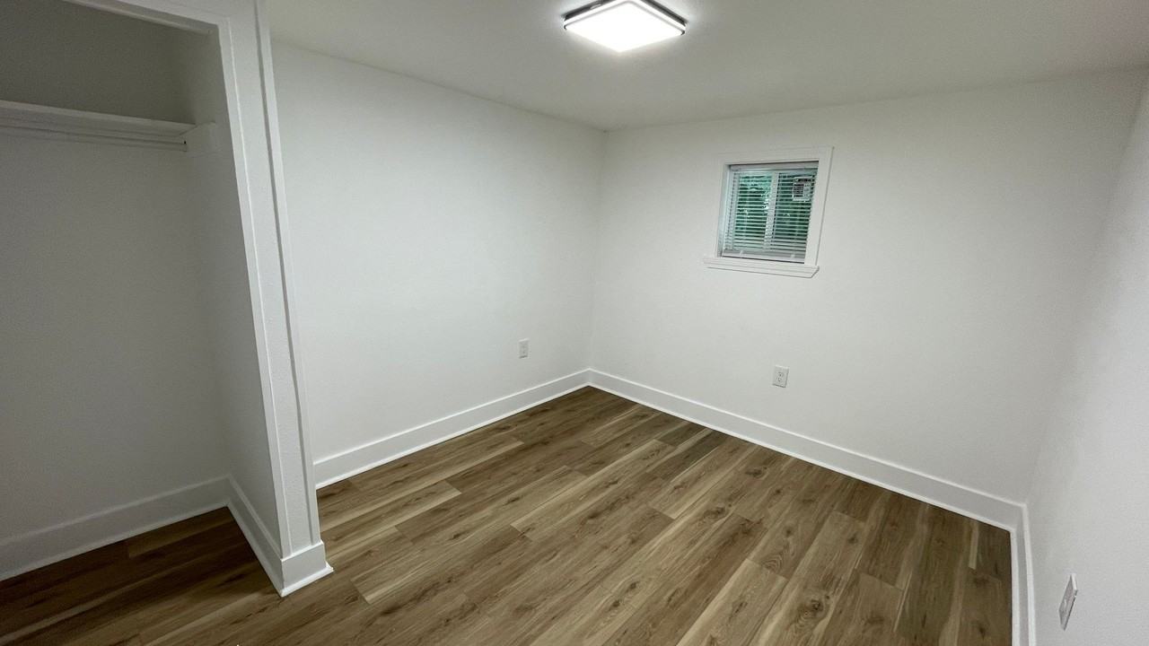 402 S 2nd St - Photo 7 of 15