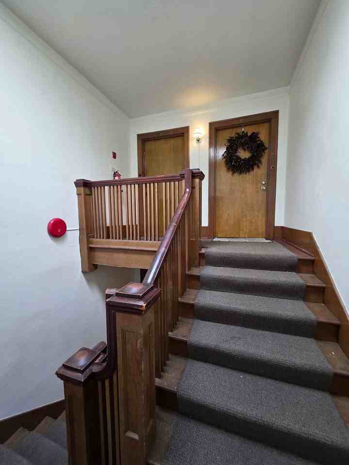 711 N L St #F - Photo 3 of 18