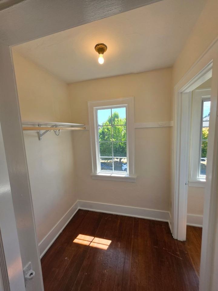 711 N L St #F - Photo 5 of 18